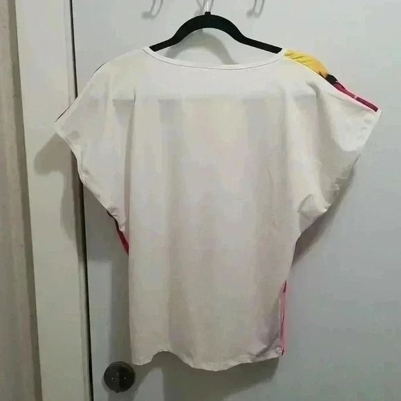 Pretty floral print top - Picture 2 of 2